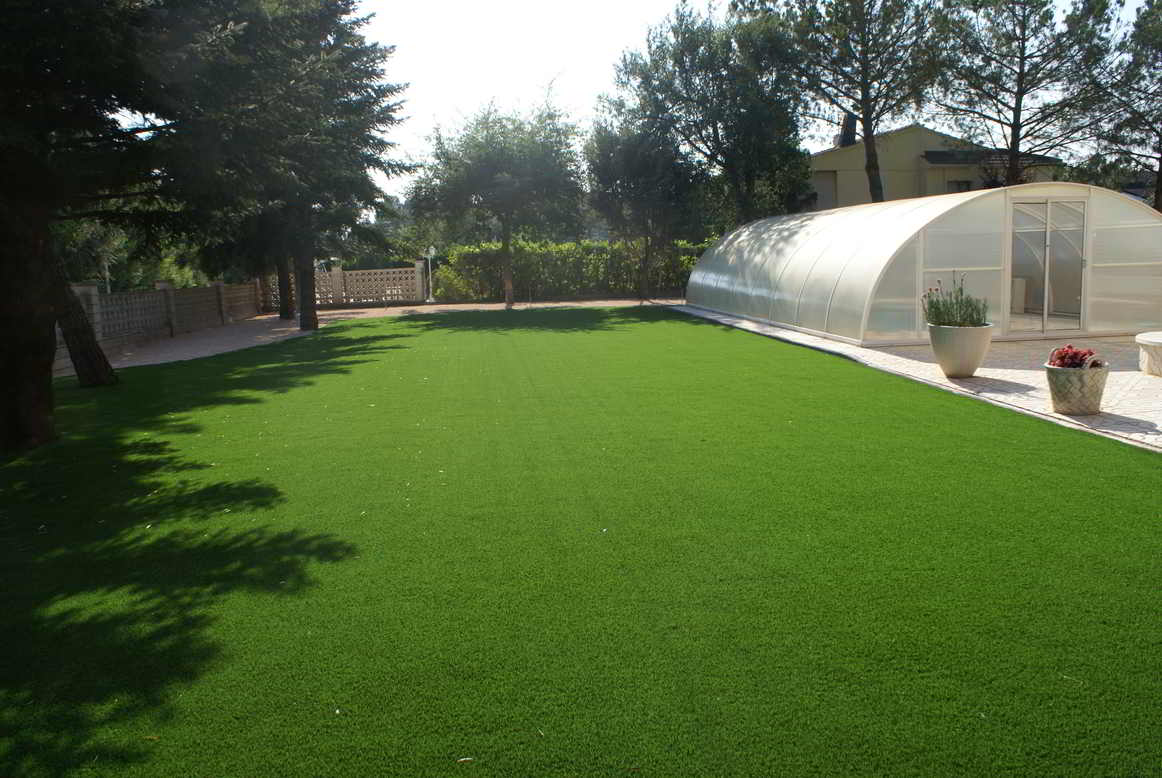Instalació de gespa artificial a Santpedor